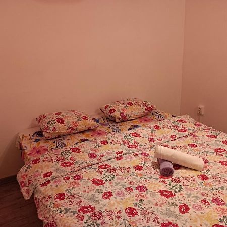 Lux Apartament In The Bubble Of Piata Romana Bucarest Exterior foto