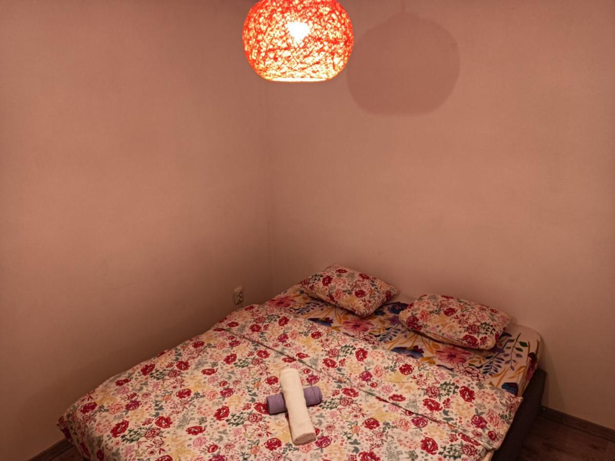 Lux Apartament In The Bubble Of Piata Romana Bucarest Exterior foto