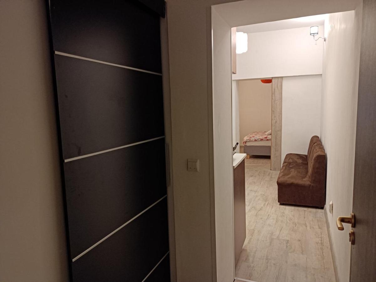 Lux Apartament In The Bubble Of Piata Romana Bucarest Exterior foto