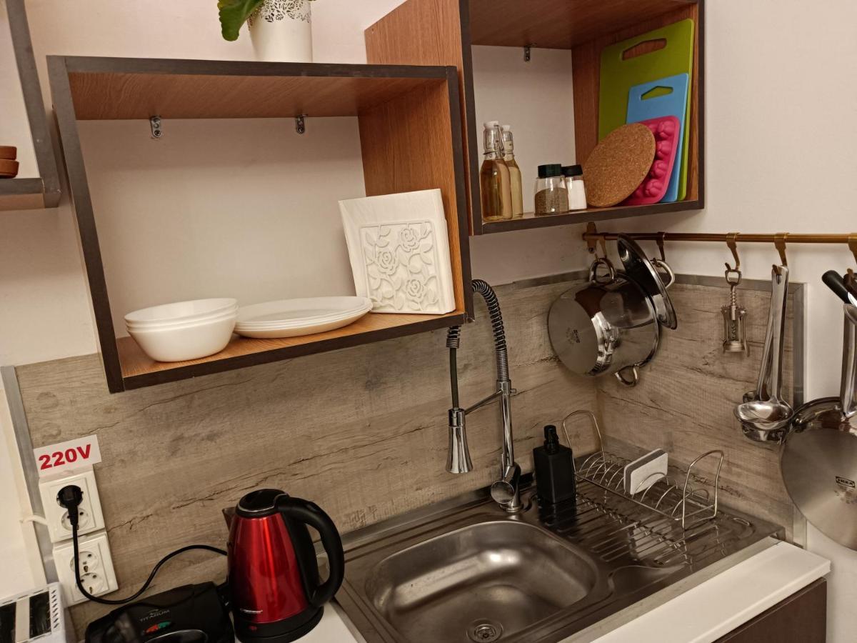 Lux Apartament In The Bubble Of Piata Romana Bucarest Exterior foto